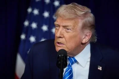 Трамп шантажує Європу зброєю для України, щоб отримати допомогу з Ормузькою протокою, - FT