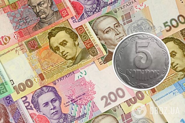 “Асоціація з Україною”: у Перемишлі жителів роздратував “золотий ведмідь із синім шарфом”. Фото